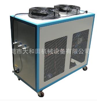 【小型冷水機(jī)】酷熱難耐，給水降降溫