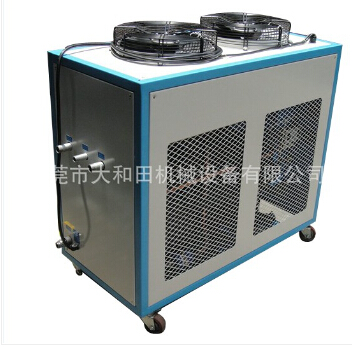 【小型冷水機】性能穩(wěn)定配置高